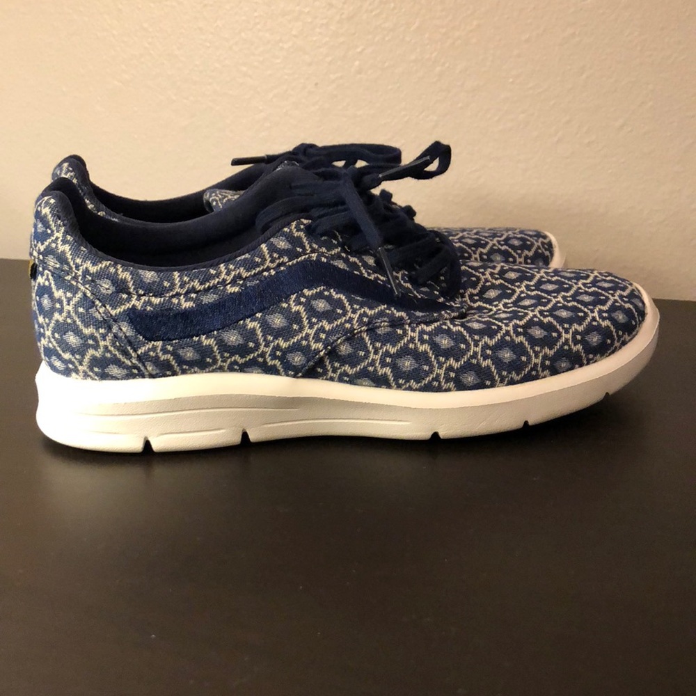Vans - Picture 4 of 5